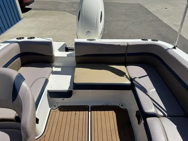 Slide: The Image of Hurricane SunDeck Sport 192 RL OB 2018 - 14