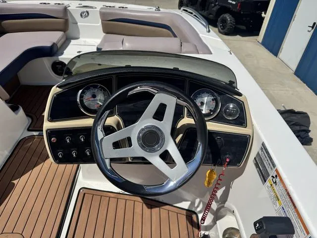 Slide: The Image of Hurricane SunDeck Sport 192 RL OB 2018 - 16