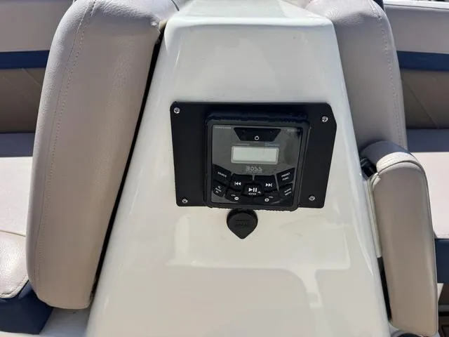 Slide: The Image of Hurricane SunDeck Sport 192 RL OB 2018 - 20