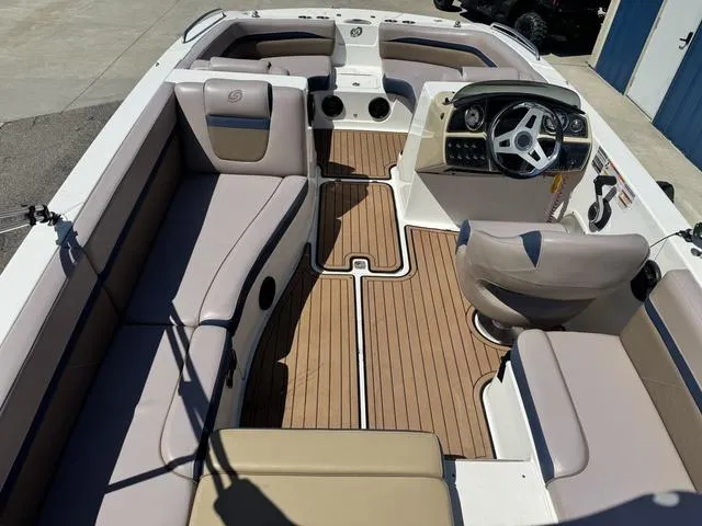 Slide: The Image of Hurricane SunDeck Sport 192 RL OB 2018 - 9