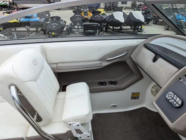 Slide: The Image of Cobalt 24 Sx Bowrider 2005 - 11