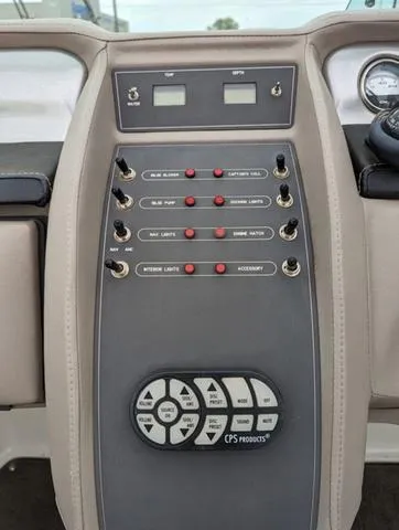 Slide: The Image of Cobalt 24 Sx Bowrider 2005 - 9