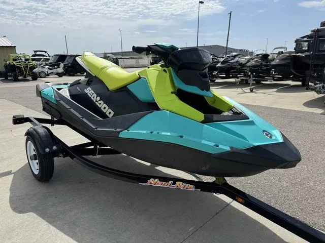 Slide: The Image of Sea-Doo Spark® 3-up Rotax® 900 ACE™ CONV & iBR with Au 2022 - 4