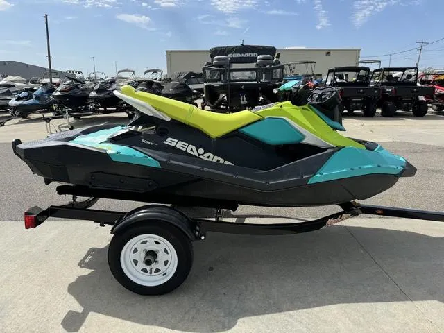 Slide: The Image of Sea-Doo Spark® 3-up Rotax® 900 ACE™ CONV & iBR with Au 2022 - 5