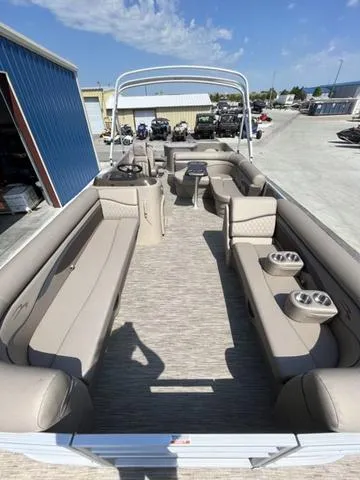 Slide: The Image of Bennington 22 SS 2023 - 24