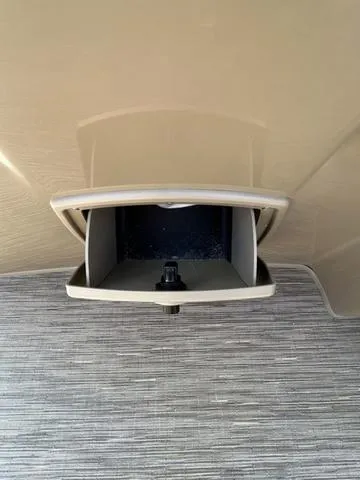 Slide: The Image of Bennington 22 SS 2023 - 25