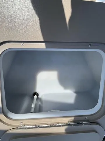 Slide: The Image of Bennington 22 SS 2023 - 29