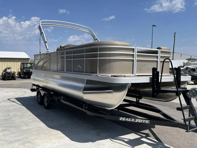 Slide: The Image of Bennington 22 SS 2023 - 4