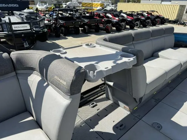 Slide: The Image of Sea-Doo Switch® Cruise 21 - 230 hp 2022 - 23