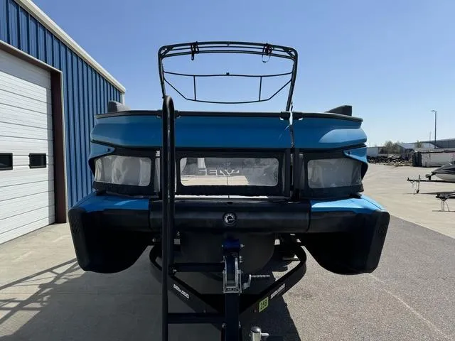 Slide: The Image of Sea-Doo Switch® Cruise 21 - 230 hp 2022 - 3