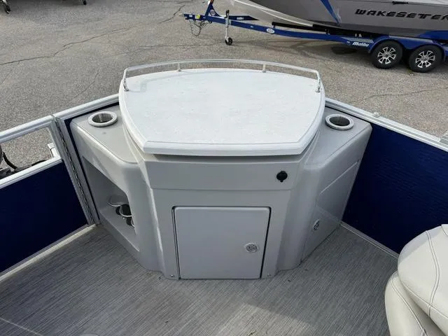 Slide: The Image of Bennington 24 LPD 2022 - 22