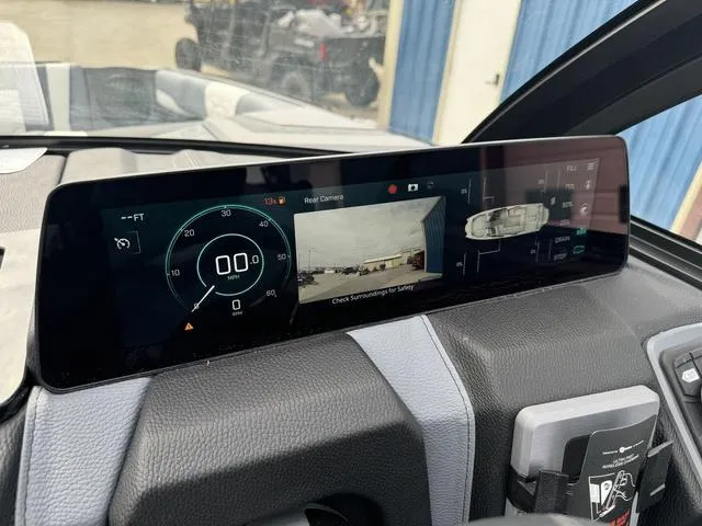 Slide: The Image of Malibu Wakesetter 24 MXZ 2025 - 20