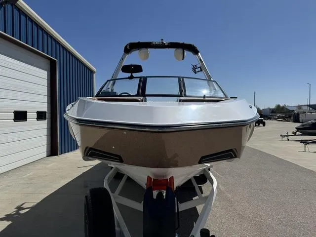 Slide: The Image of Axis Wake Research T250 2025 - 3