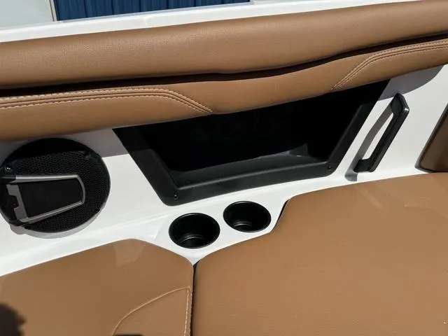 Slide: The Image of Axis Wake Research T250 2025 - 33