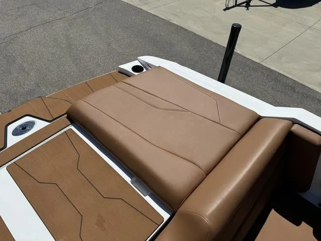 Slide: The Image of Axis Wake Research T250 2025 - 38