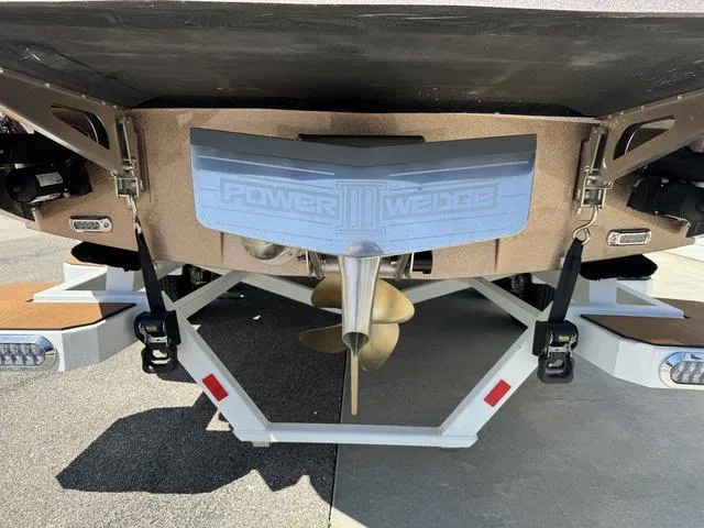 Slide: The Image of Axis Wake Research T250 2025 - 9