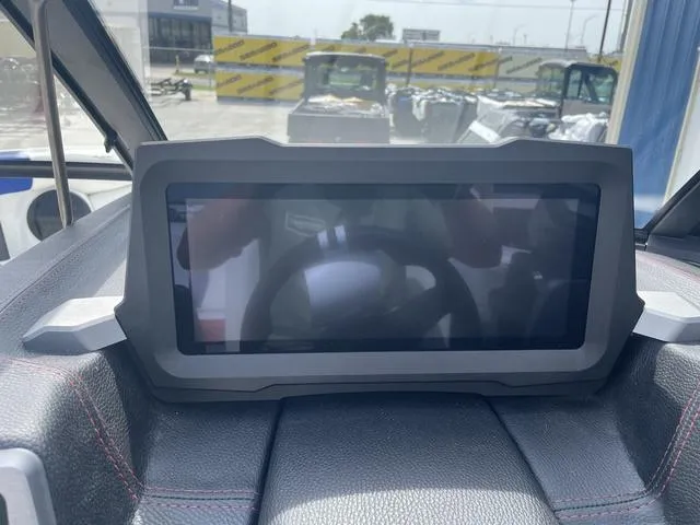 Slide: The Image of Malibu 22 LSV 2024 - 17