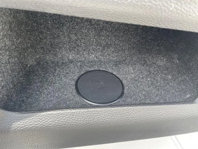 Slide: The Image of Malibu 22 LSV 2024 - 20