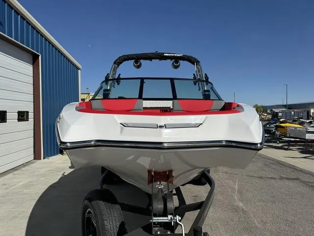 Slide: The Image of MasterCraft NXT22 2024 - 3