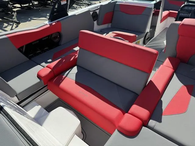 Slide: The Image of MasterCraft NXT22 2024 - 30