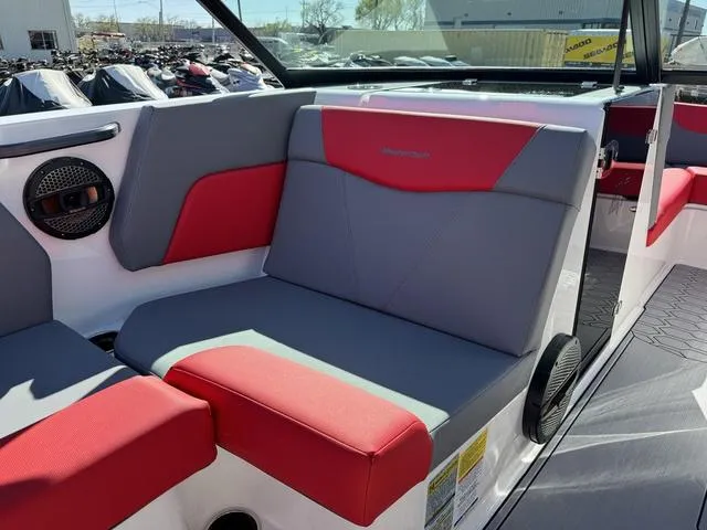 Slide: The Image of MasterCraft NXT22 2024 - 35