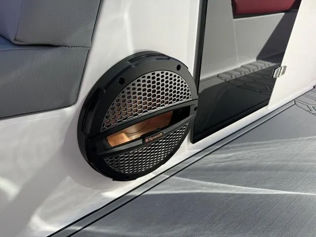 Slide: The Image of MasterCraft NXT22 2024 - 38