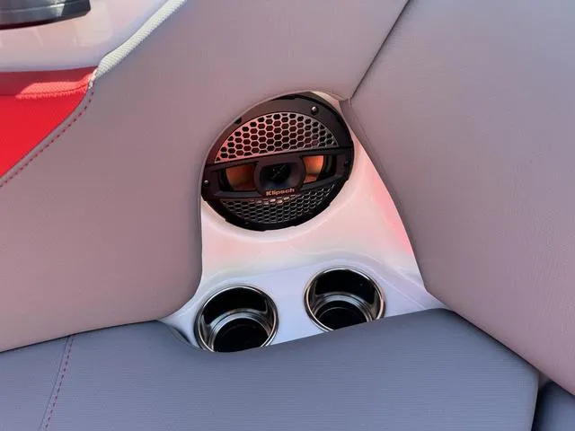 Slide: The Image of MasterCraft NXT22 2024 - 42