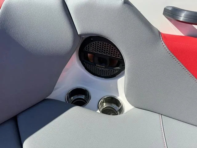 Slide: The Image of MasterCraft NXT22 2024 - 43