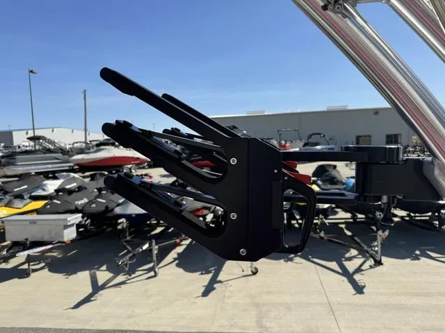 Slide: The Image of MasterCraft NXT22 2024 - 47