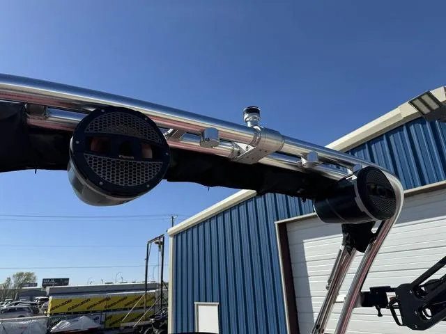 Slide: The Image of MasterCraft NXT22 2024 - 48