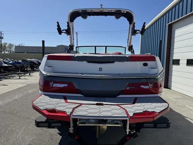 Slide: The Image of MasterCraft NXT22 2024 - 7