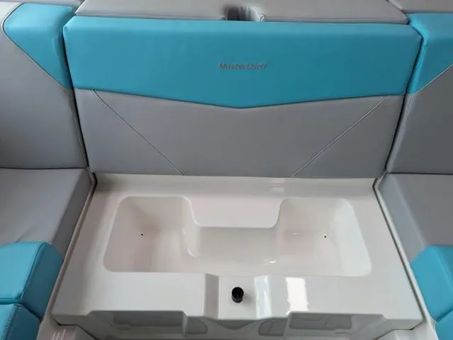 Slide: The Image of MasterCraft NXT20 2025 - 16