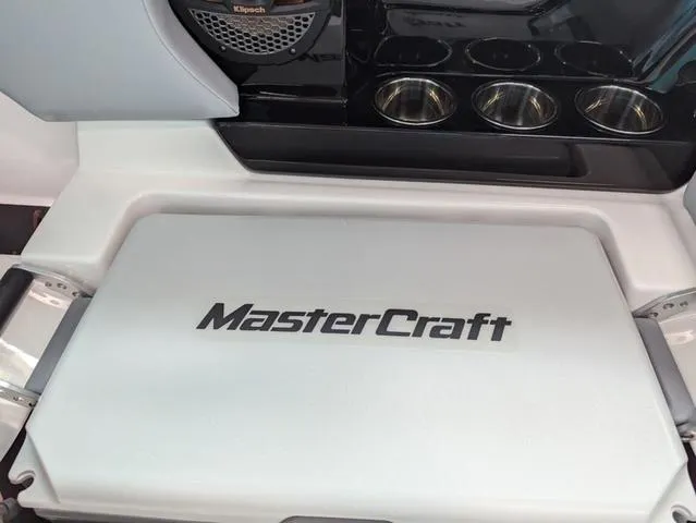 Slide: The Image of MasterCraft NXT20 2025 - 19