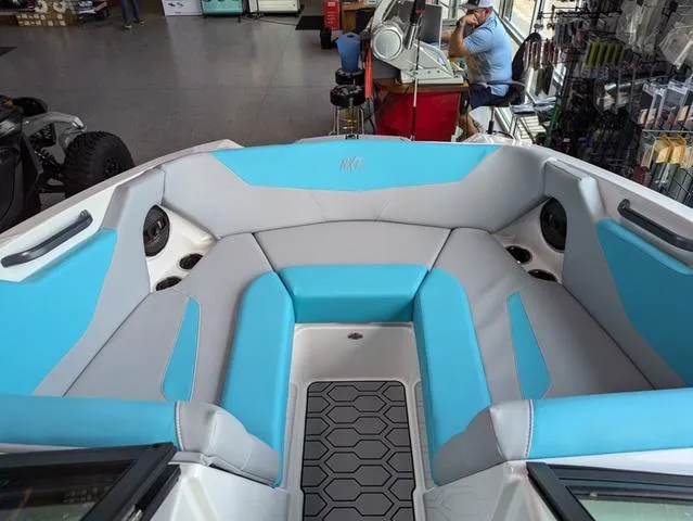 Slide: The Image of MasterCraft NXT20 2025 - 25