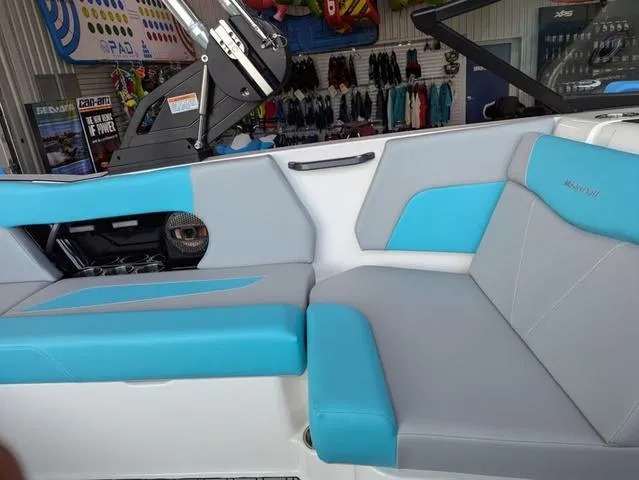 Slide: The Image of MasterCraft NXT20 2025 - 29