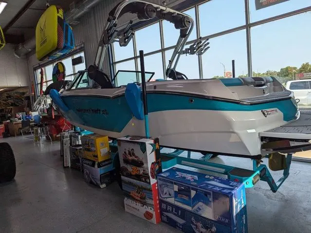 Slide: The Image of MasterCraft NXT20 2025 - 3