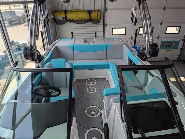 Slide: The Image of MasterCraft NXT20 2025 - 30