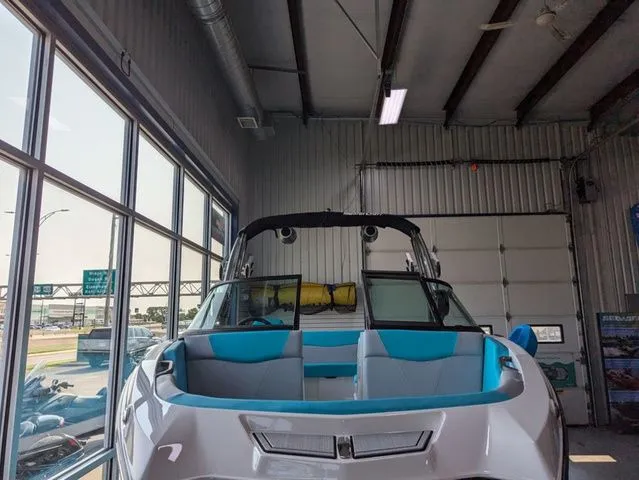 Slide: The Image of MasterCraft NXT20 2025 - 4
