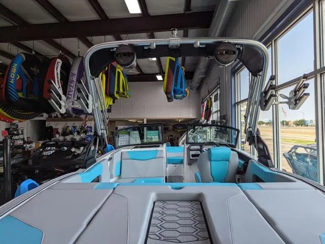 Slide: The Image of MasterCraft NXT20 2025 - 6