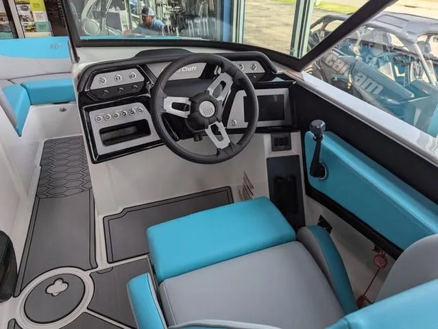 Slide: The Image of MasterCraft NXT20 2025 - 7