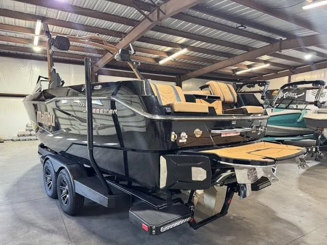 Slide: The Image of Malibu Wakesetter 25 LSV 2025 - 2