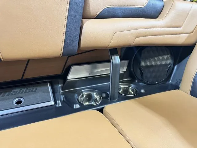 Slide: The Image of Malibu Wakesetter 25 LSV 2025 - 21