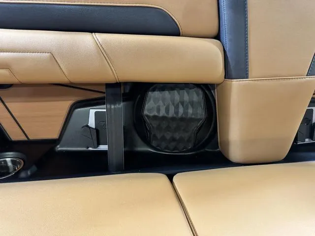 Slide: The Image of Malibu Wakesetter 25 LSV 2025 - 24