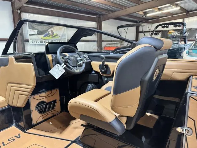 Slide: The Image of Malibu Wakesetter 25 LSV 2025 - 28