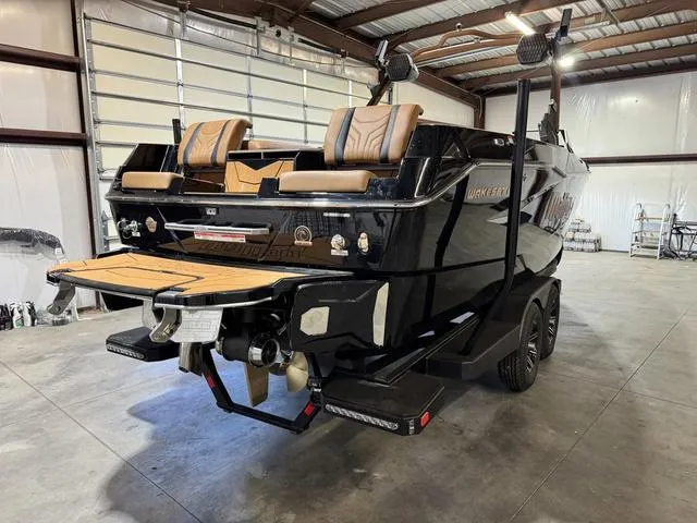 Slide: The Image of Malibu Wakesetter 25 LSV 2025 - 4