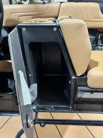 Slide: The Image of Malibu Wakesetter 25 LSV 2025 - 43