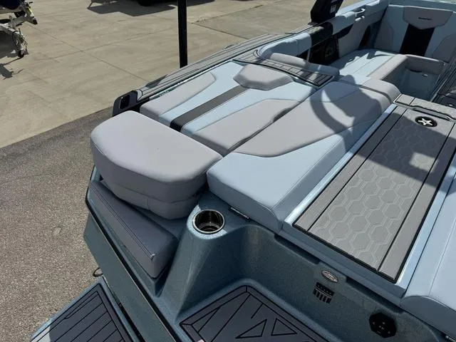 Slide: The Image of MasterCraft XT23 2025 - 11