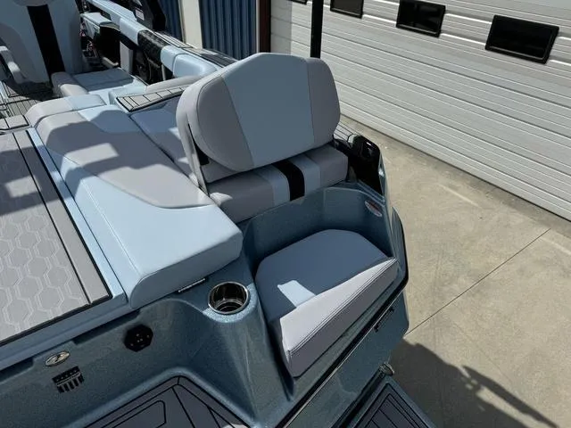 Slide: The Image of MasterCraft XT23 2025 - 14