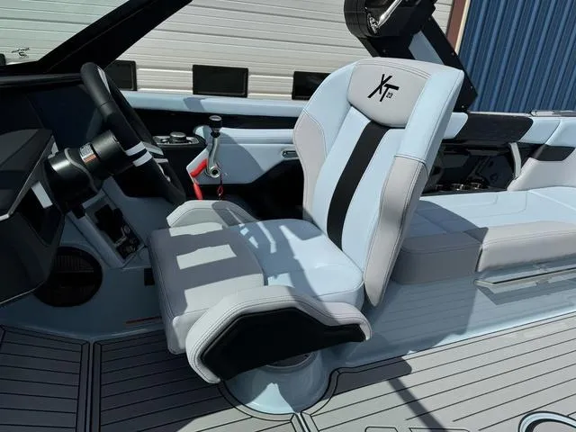 Slide: The Image of MasterCraft XT23 2025 - 17