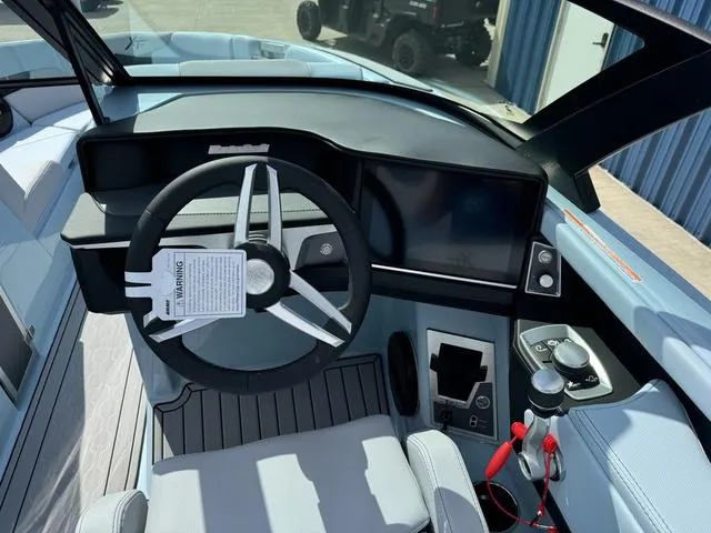 Slide: The Image of MasterCraft XT23 2025 - 18